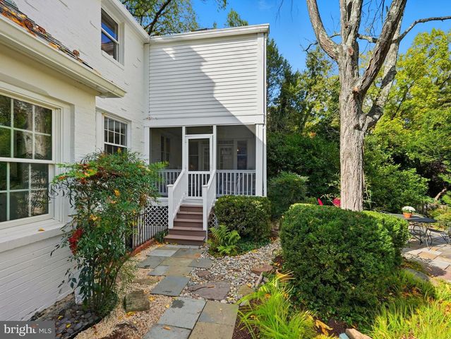 3225 N GLEBE RD, Arlington, VA 22207