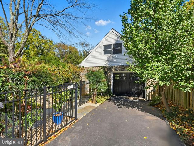 3225 N GLEBE RD, Arlington, VA 22207