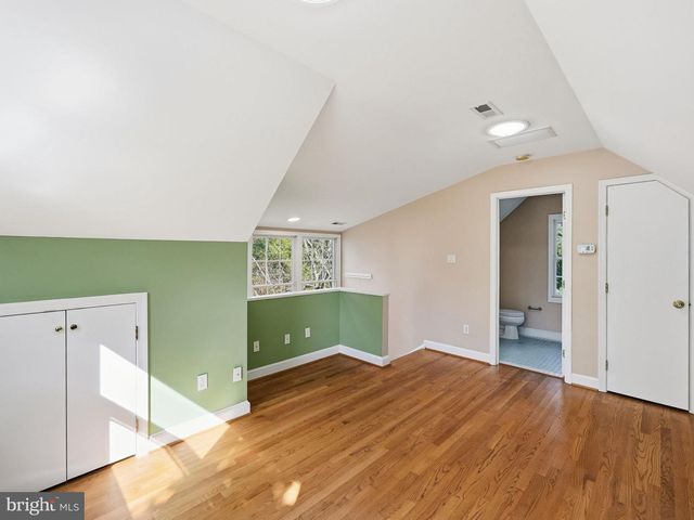 3225 N GLEBE RD, Arlington, VA 22207