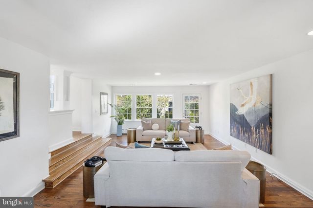 3225 N GLEBE RD, Arlington, VA 22207