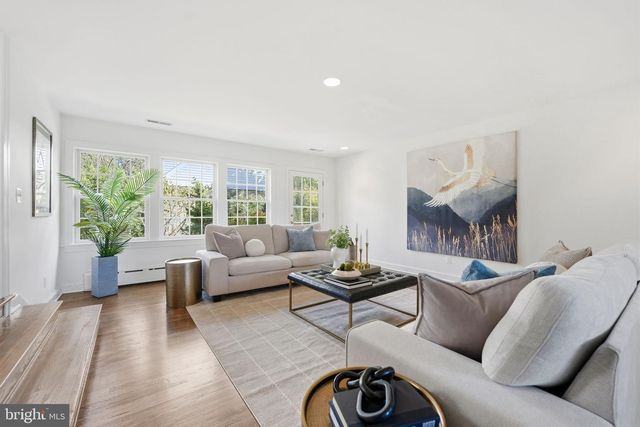 3225 N GLEBE RD, Arlington, VA 22207