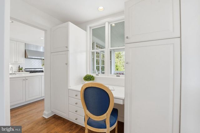 3225 N GLEBE RD, Arlington, VA 22207