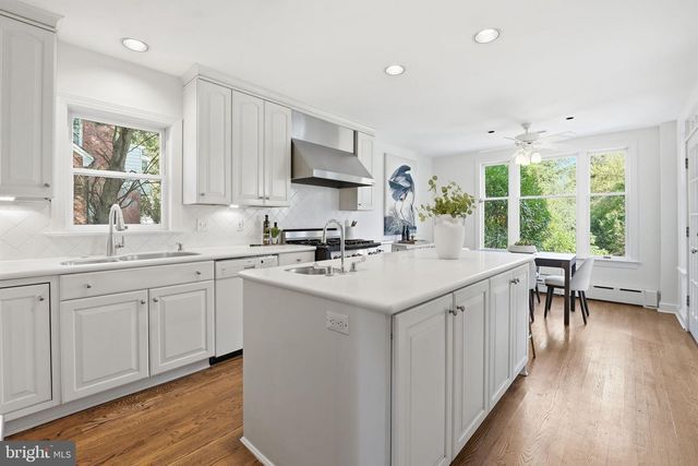 3225 N GLEBE RD, Arlington, VA 22207