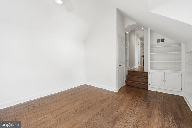 3225 N GLEBE RD, Arlington, VA 22207