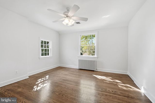 3225 N GLEBE RD, Arlington, VA 22207