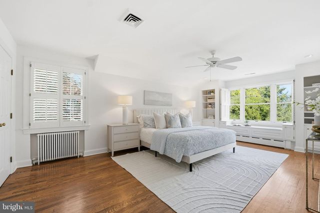3225 N GLEBE RD, Arlington, VA 22207