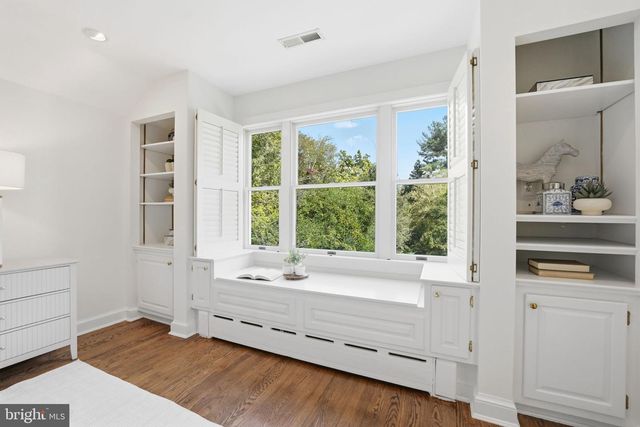 3225 N GLEBE RD, Arlington, VA 22207