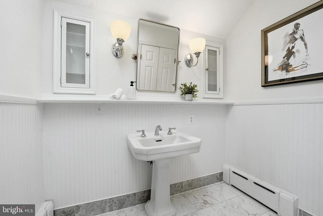 3225 N GLEBE RD, Arlington, VA 22207