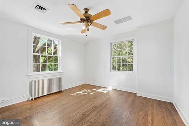 3225 N GLEBE RD, Arlington, VA 22207
