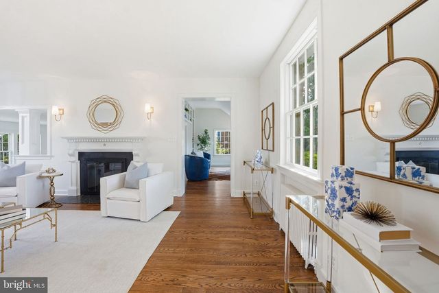 3225 N GLEBE RD, Arlington, VA 22207