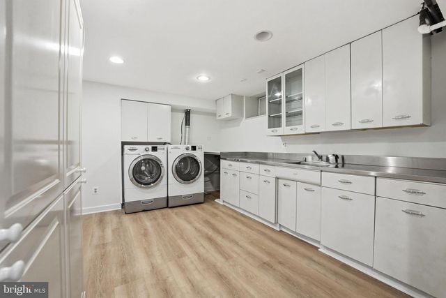 3225 N GLEBE RD, Arlington, VA 22207