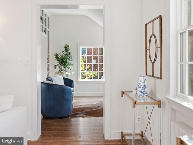 3225 N GLEBE RD, Arlington, VA 22207