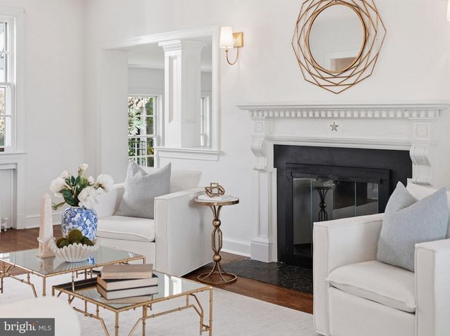 3225 N GLEBE RD, Arlington, VA 22207