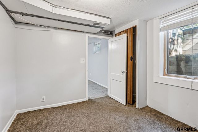 2714 S 60Th Street, Omaha, NE 68106