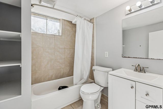 2714 S 60Th Street, Omaha, NE 68106