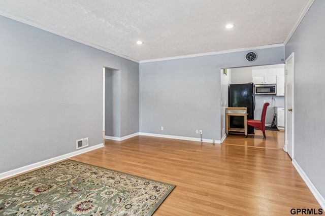 2714 S 60Th Street, Omaha, NE 68106