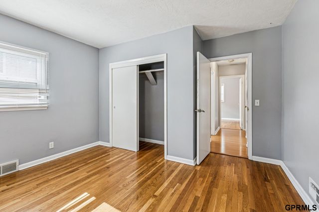 2714 S 60Th Street, Omaha, NE 68106