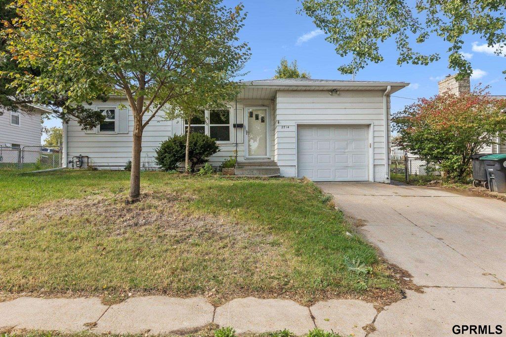 2714 S 60Th Street, Omaha, NE 68106