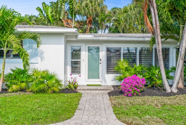 7 Fayette Drive, Ocean Ridge, FL 33435