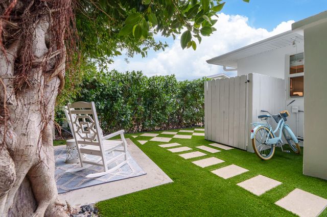 7 Fayette Drive, Ocean Ridge, FL 33435