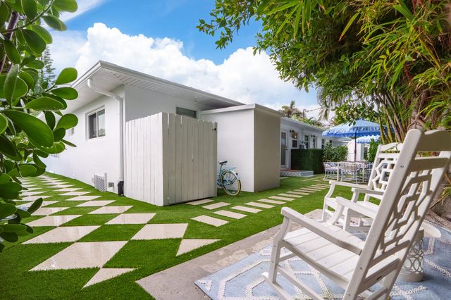 7 Fayette Drive, Ocean Ridge, FL 33435