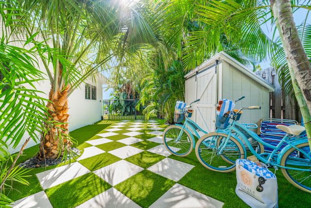 7 Fayette Drive, Ocean Ridge, FL 33435