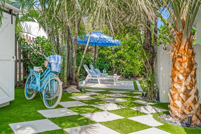 7 Fayette Drive, Ocean Ridge, FL 33435