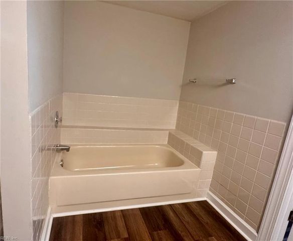 901 Bridge Crossing DR B, Yorktown, VA 23692