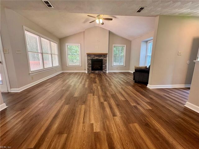901 Bridge Crossing DR B, Yorktown, VA 23692