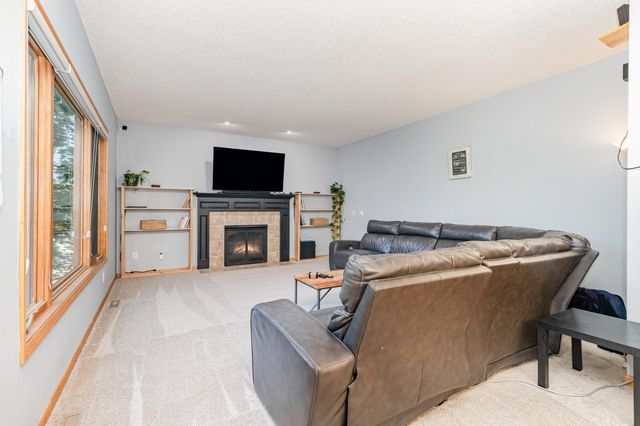 21217 Ixonia Lane, Lakeville, MN 55044