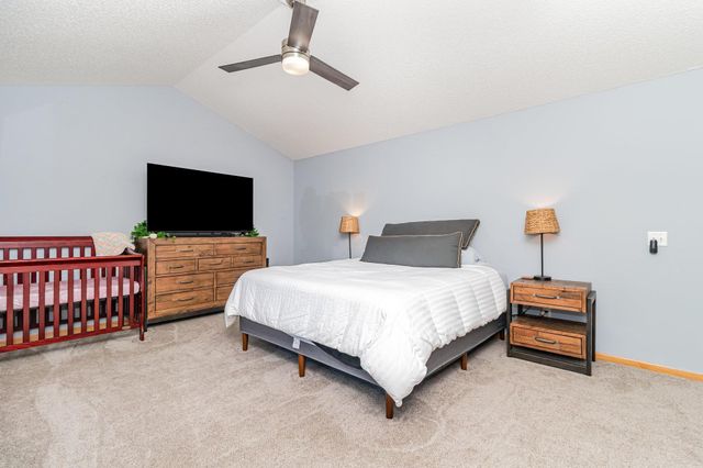 21217 Ixonia Lane, Lakeville, MN 55044