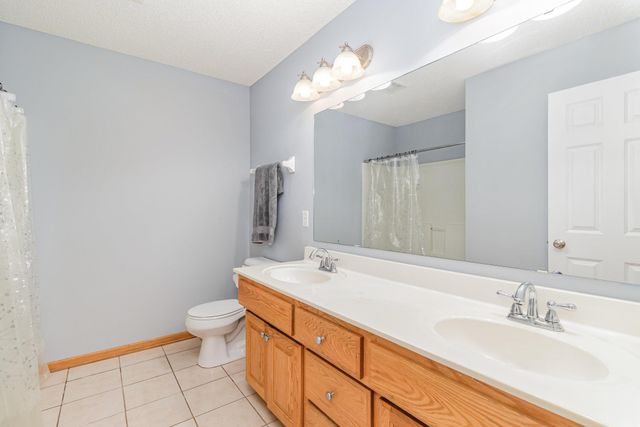 21217 Ixonia Lane, Lakeville, MN 55044