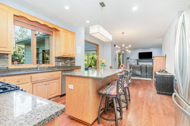 21217 Ixonia Lane, Lakeville, MN 55044