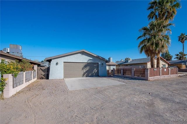 415 Patillo Drive, Bullhead City, AZ 86442