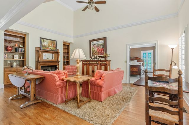 1036 Reed Hollow Rd, Readyville, TN 37149