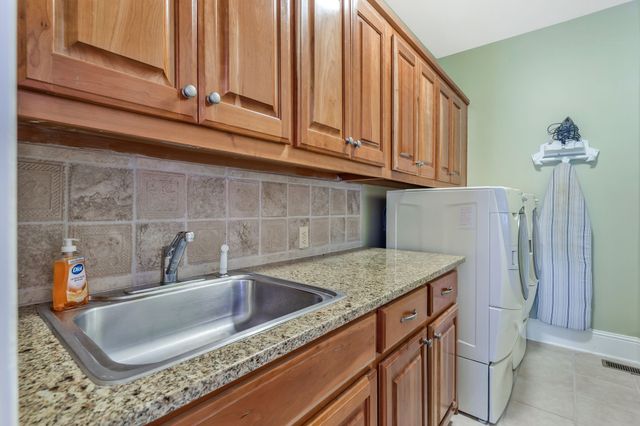 1036 Reed Hollow Rd, Readyville, TN 37149