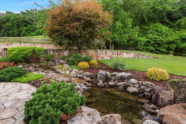 1036 Reed Hollow Rd, Readyville, TN 37149