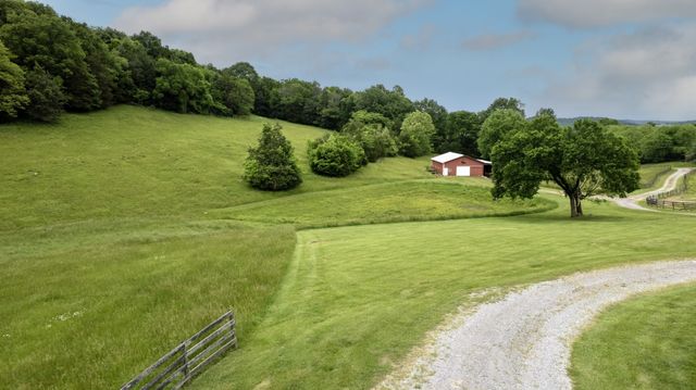 1036 Reed Hollow Rd, Readyville, TN 37149