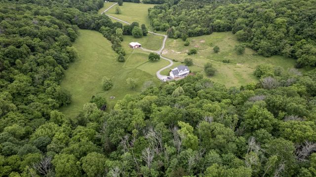 1036 Reed Hollow Rd, Readyville, TN 37149