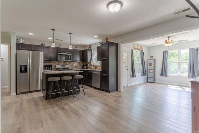 10320 Old State Road, Evansville, IN 47711