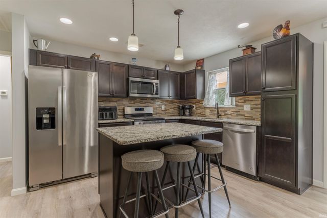10320 Old State Road, Evansville, IN 47711