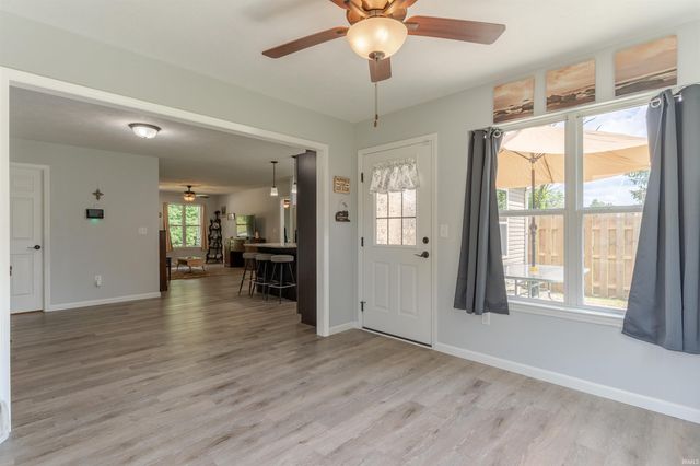 10320 Old State Road, Evansville, IN 47711