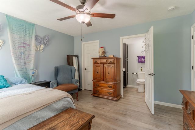 10320 Old State Road, Evansville, IN 47711