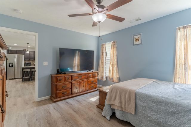 10320 Old State Road, Evansville, IN 47711