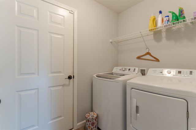 10320 Old State Road, Evansville, IN 47711