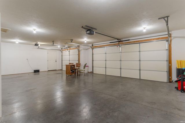 10320 Old State Road, Evansville, IN 47711