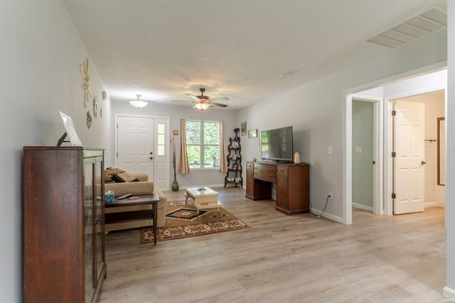 10320 Old State Road, Evansville, IN 47711