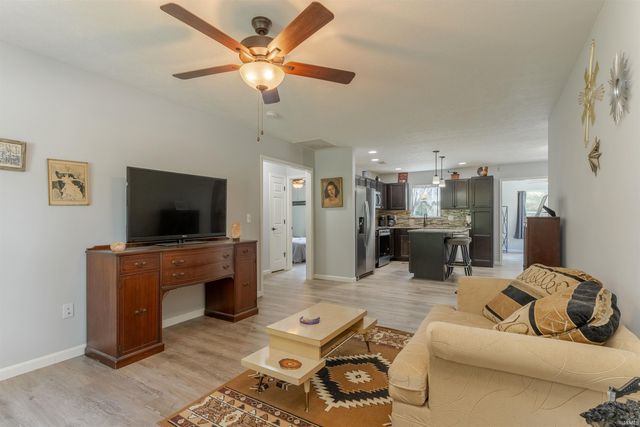 10320 Old State Road, Evansville, IN 47711