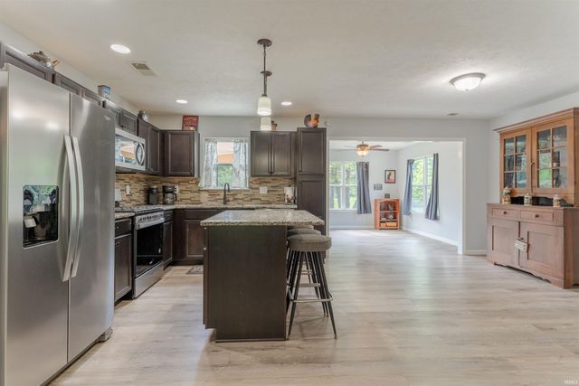 10320 Old State Road, Evansville, IN 47711