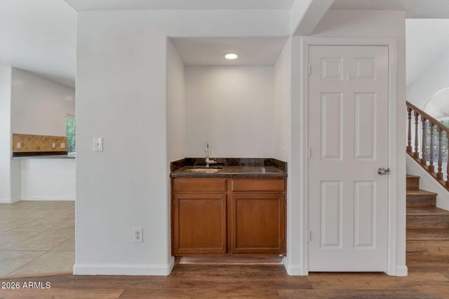 427 W PALOMINO Drive, Tempe, AZ 85284